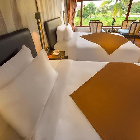 The Blossom Hoi An Ocean Front Hotel & Spa 外观 照片