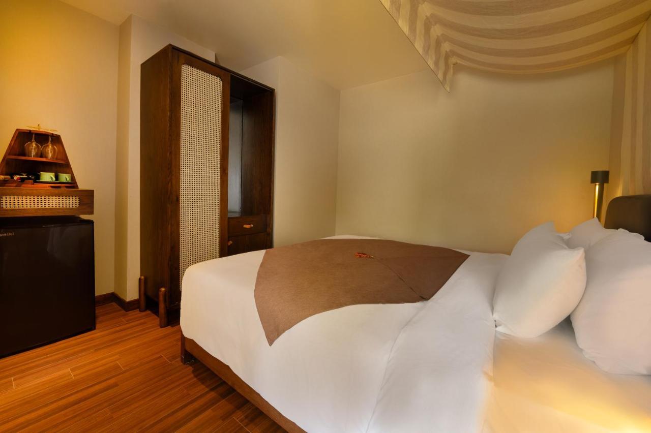 The Blossom Hoi An Ocean Front Hotel & Spa 外观 照片