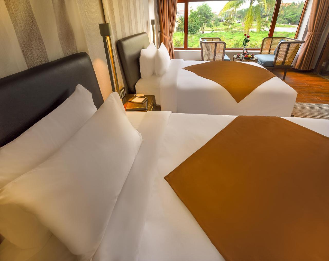The Blossom Hoi An Ocean Front Hotel & Spa 外观 照片