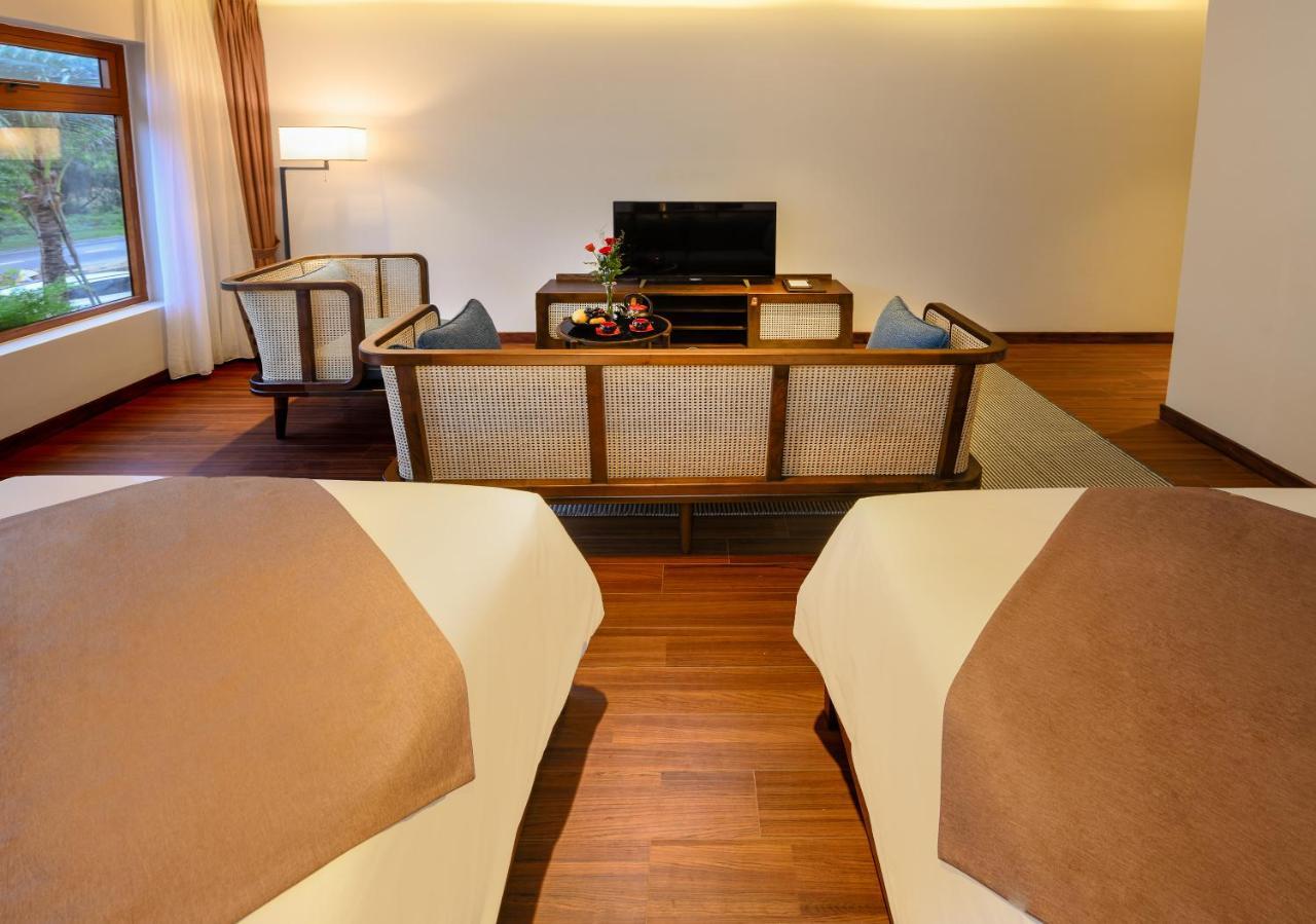 The Blossom Hoi An Ocean Front Hotel & Spa 外观 照片